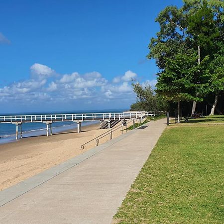 Villa Venezia Apt 3 - Spacious Hervey Bay Beachfront Apartment Екстер'єр фото