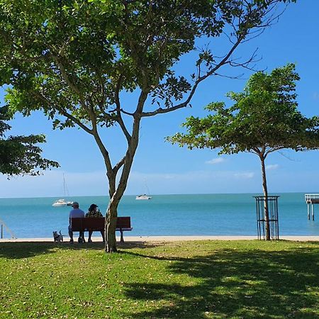 Villa Venezia Apt 3 - Spacious Hervey Bay Beachfront Apartment Екстер'єр фото