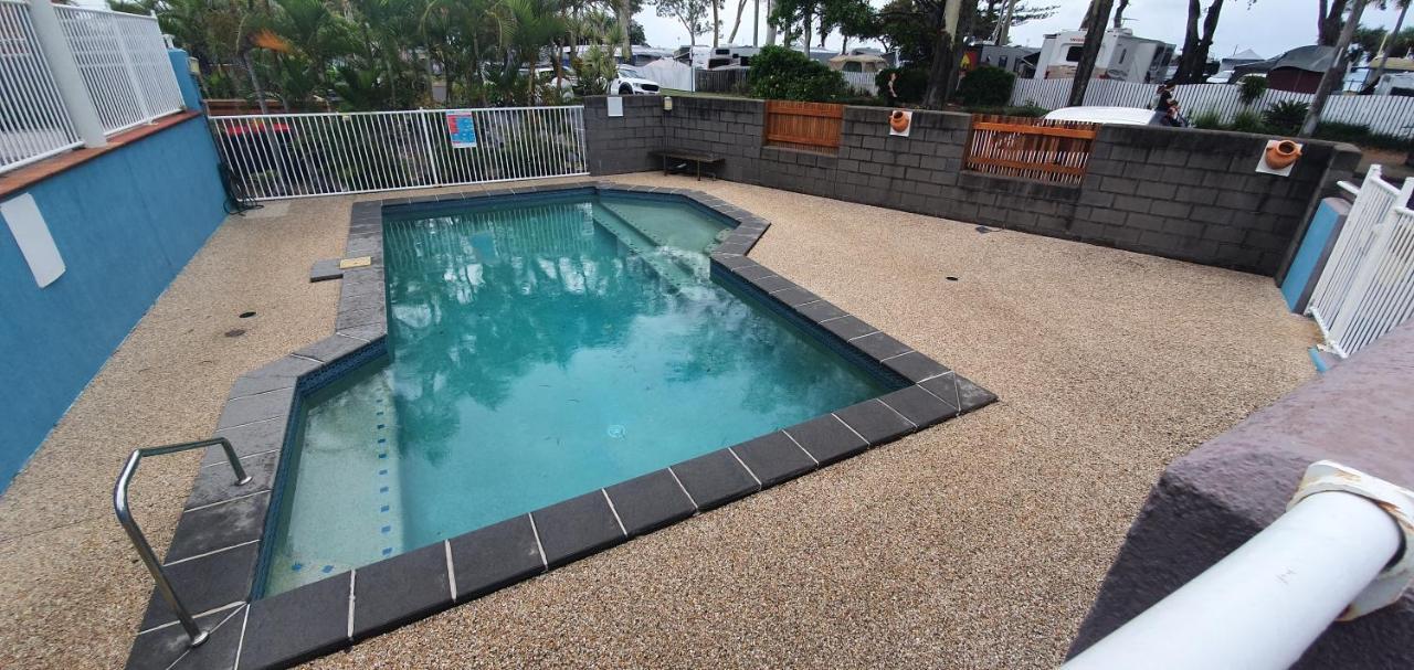 Villa Venezia Apt 3 - Spacious Hervey Bay Beachfront Apartment Екстер'єр фото