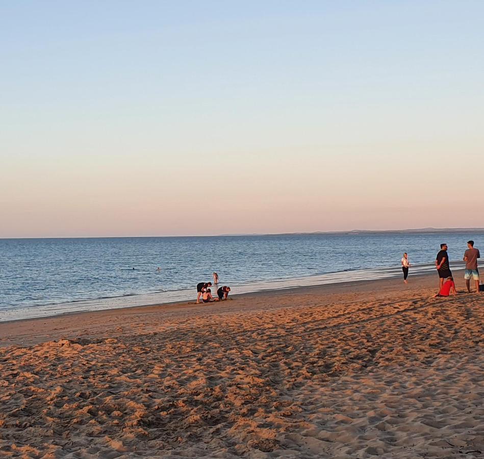 Villa Venezia Apt 3 - Spacious Hervey Bay Beachfront Apartment Екстер'єр фото